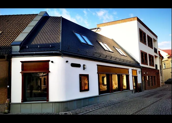 Warowna 2 * Pszczyna